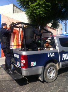 El desalojo de la Policía Municipal, dejó varios detenidos