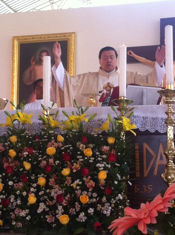 Norberto Rivera celebra en Tehuacán su 50 aniversario sacerdotal