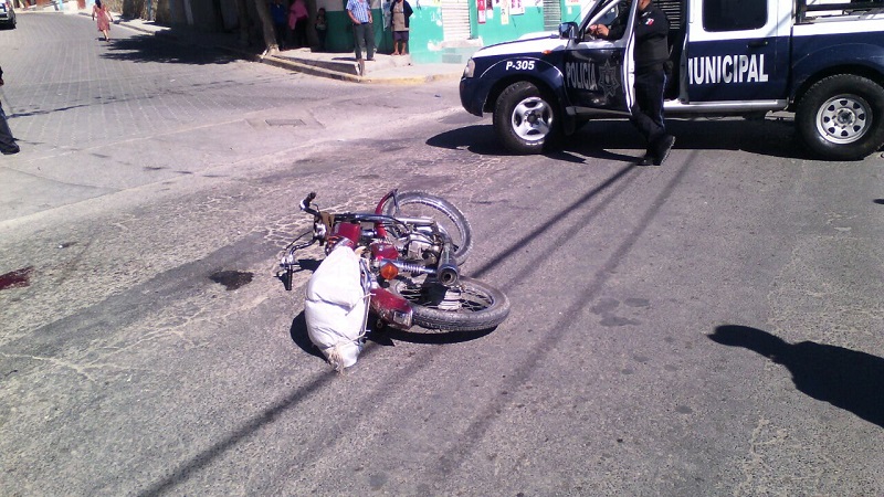 Por falta de precaución motociclista provocó accidente