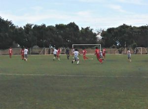 Lucha en la media cancha