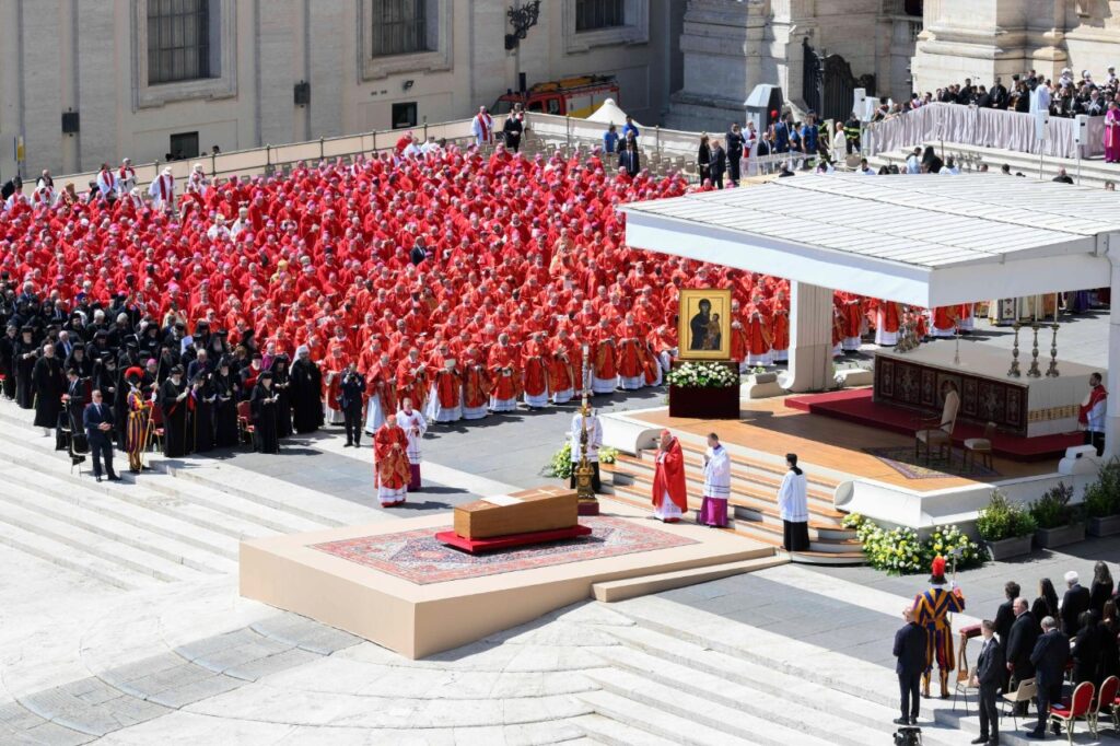 "El mundo despide a un pastor de paz y esperanza. Francisco, incansable defensor de los migrantes, los pobres y las periferias, nos deja el legado de su fe viva. Ahora, desde el cielo, seguimos pidiéndole: 'Reza por nosotros'."