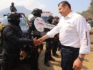 El gobernador Alejandro Armenta durante la entrega de patrulla y ambulancia, y la inauguración del Hotel Samsara en Tepeyahualco, reforzando la seguridad y el turismo local
