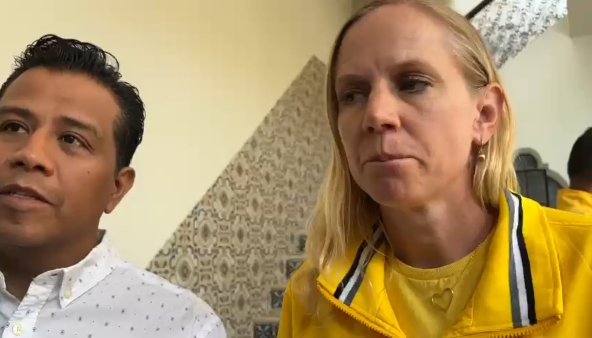 Empresarios textiles de Tehuacán participan en mesa de trabajo con Mercado Libre para impulsar ventas en línea.