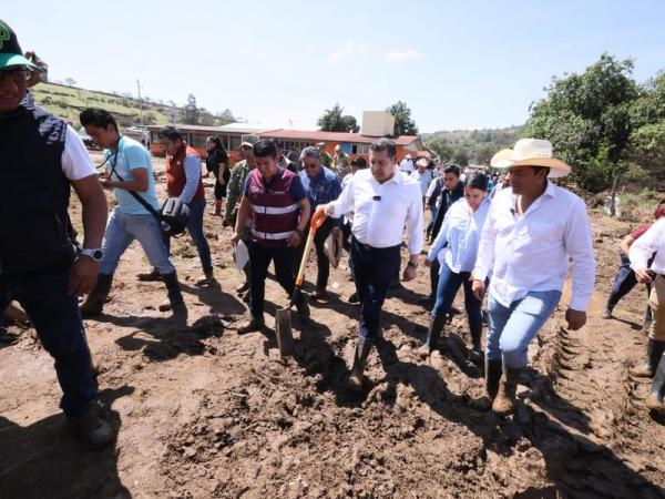 Recorre el gobernador Aljojotla