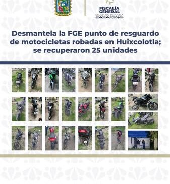 Las 25 motocicletas aseguradas por la Fiscalía del Estado de Puebla, muchas con sus medios de identificación alterados.