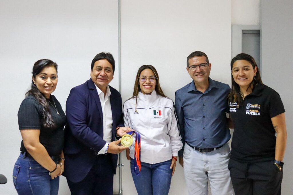 La atleta poblana Claudia Romero fortalece vínculos con la Secretaría de Deporte y Juventud rumbo a Los Ángeles 2028.