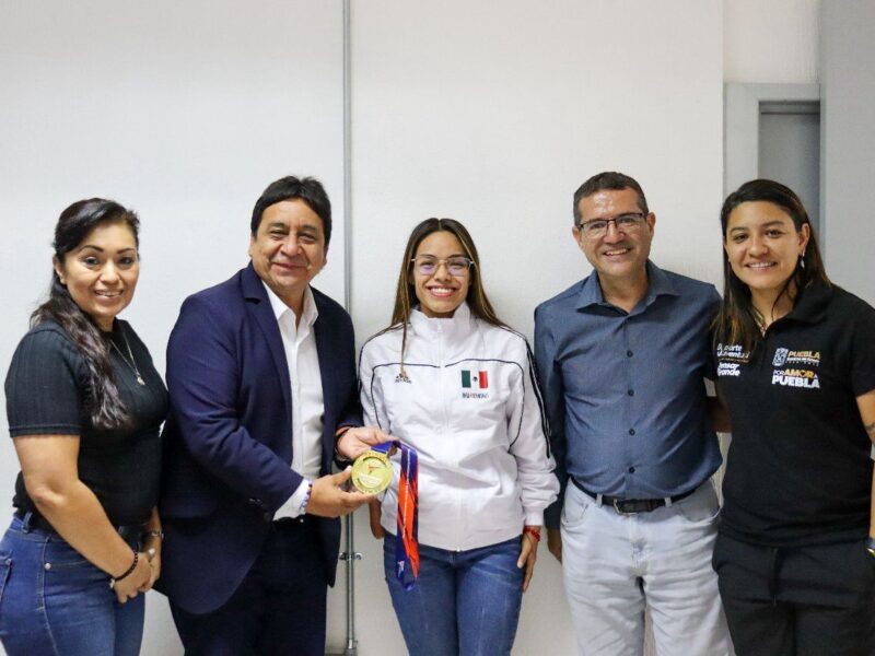 La atleta poblana Claudia Romero fortalece vínculos con la Secretaría de Deporte y Juventud rumbo a Los Ángeles 2028.