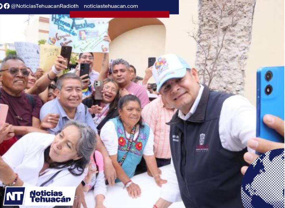 El gobernador Alejandro Armenta Mier durante su visita a Tehuacán para presentar proyectos y atender demandas ciudadanas.